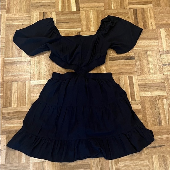 Leani Elegant Black Dress with Ruffled Sleeves size small. - Picture 2 of 9